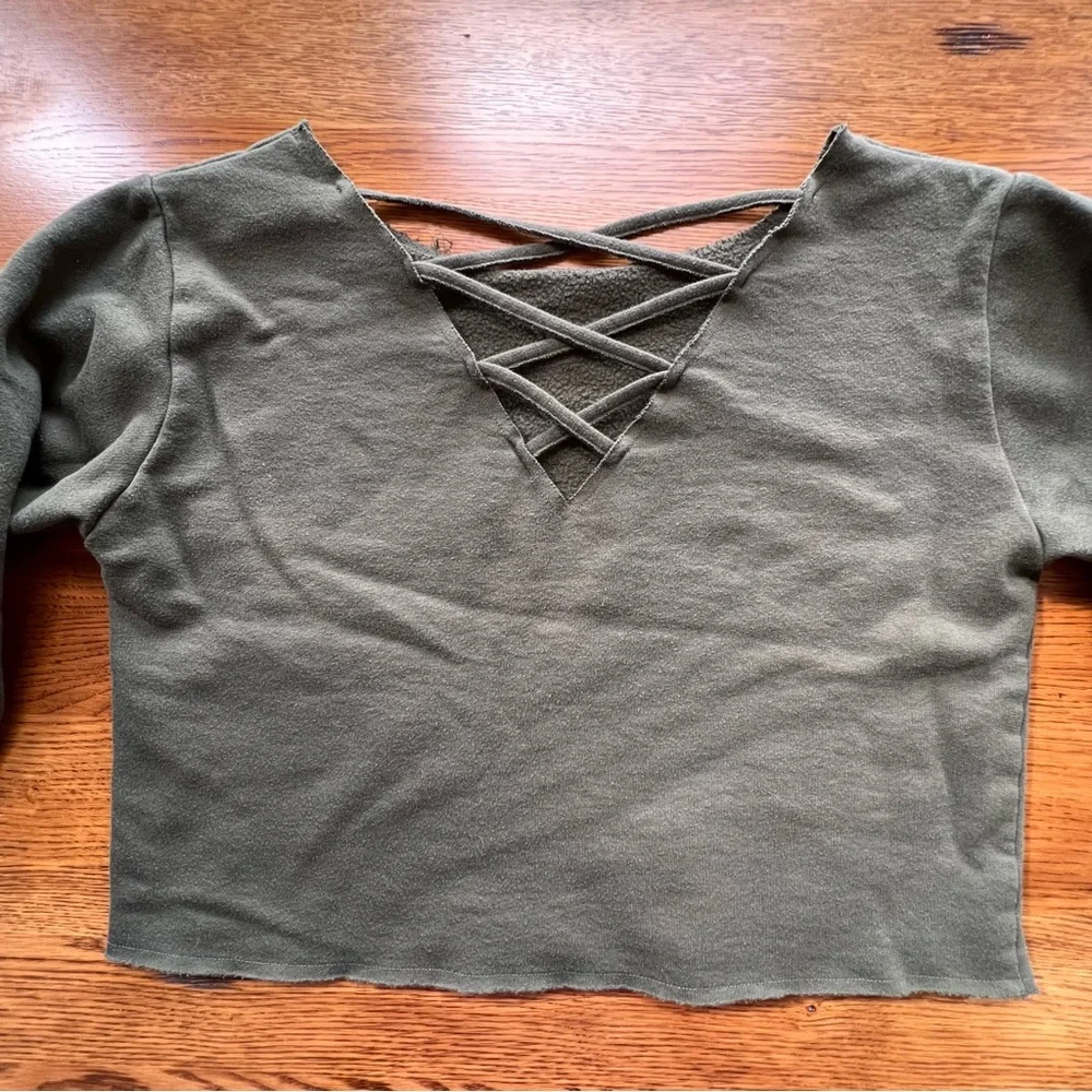 ⭐️ PINK Victoria’s Secret Open Back Sweatshirt size XS